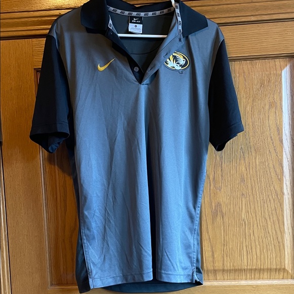 Nike Men's Black and Gray Polo with Gold Logo - Picture 1 of 2